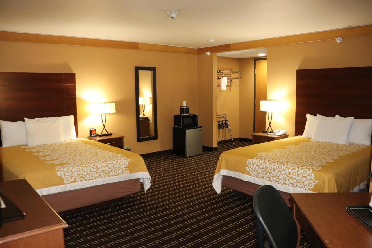 Prairie Inn Holmen La Crosse Area Exterior foto